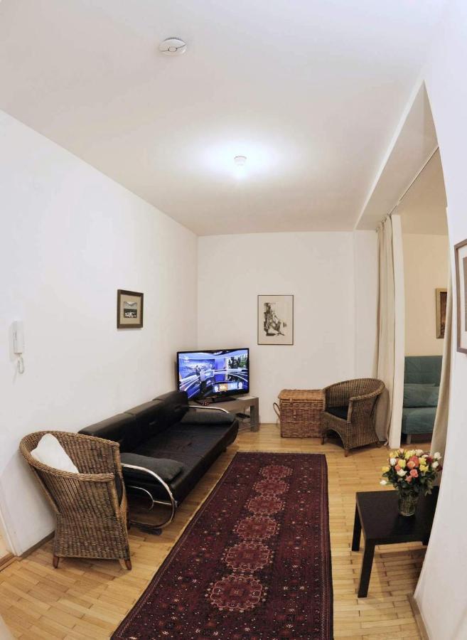 Apartman Old Centre - Rybarska Brana บราติสลาวา ภายนอก รูปภาพ