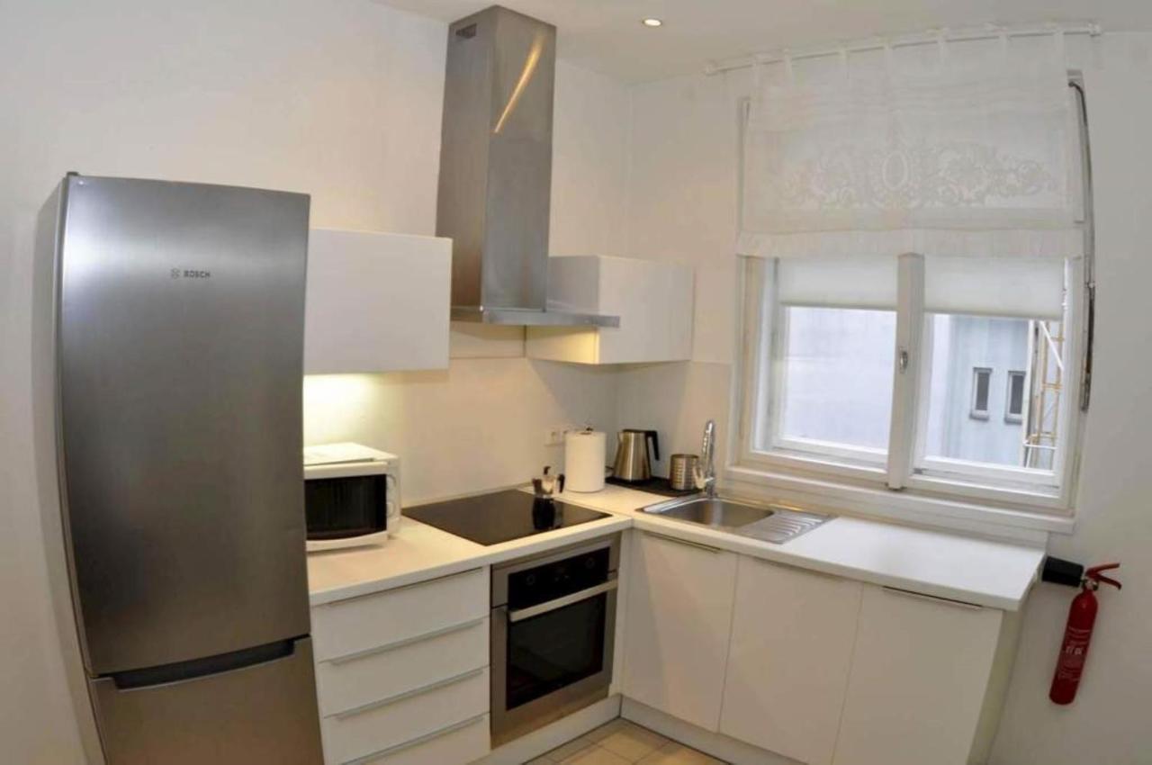 Apartman Old Centre - Rybarska Brana บราติสลาวา ภายนอก รูปภาพ
